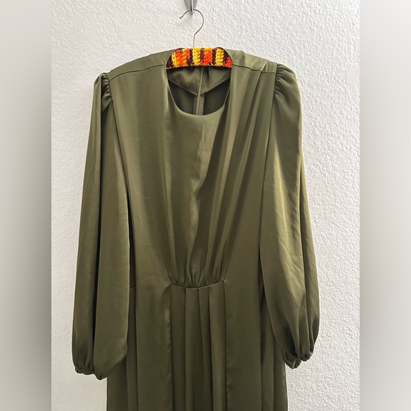 Dress - Picture 4 of 6